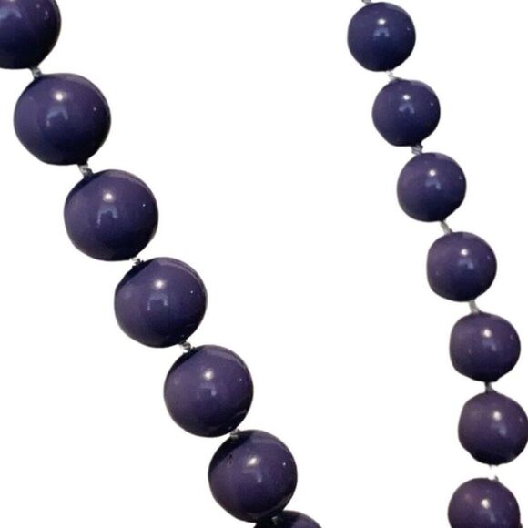Vintage Periwinkle Purple Double Knot Single strand Classic Necklace 44” Heavy - Picture 3 of 11